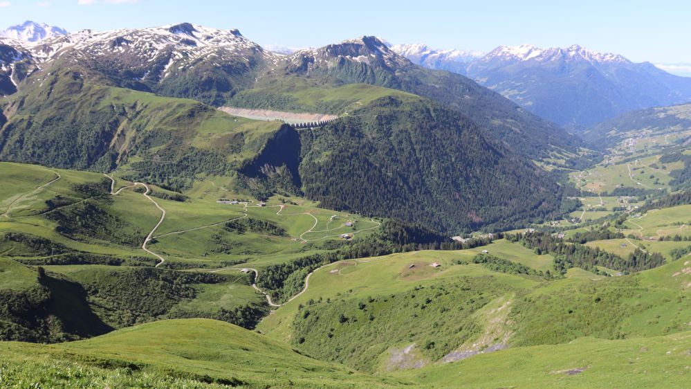 paysage du territoire du Beaufortain Savoie Alpes